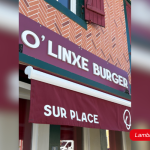 Lambrequin personnalisé pour la façade du restaurant O’Linxe Burger.
