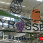 Lettre enseigne suspendue réalisée pour l’espace Dax E.Leclerc.